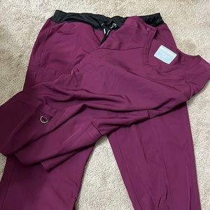 Sketchers Barco scrub top- M